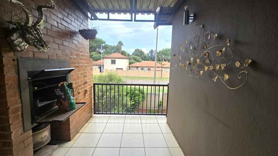 2 Bedroom Property for Sale in Melodie North West